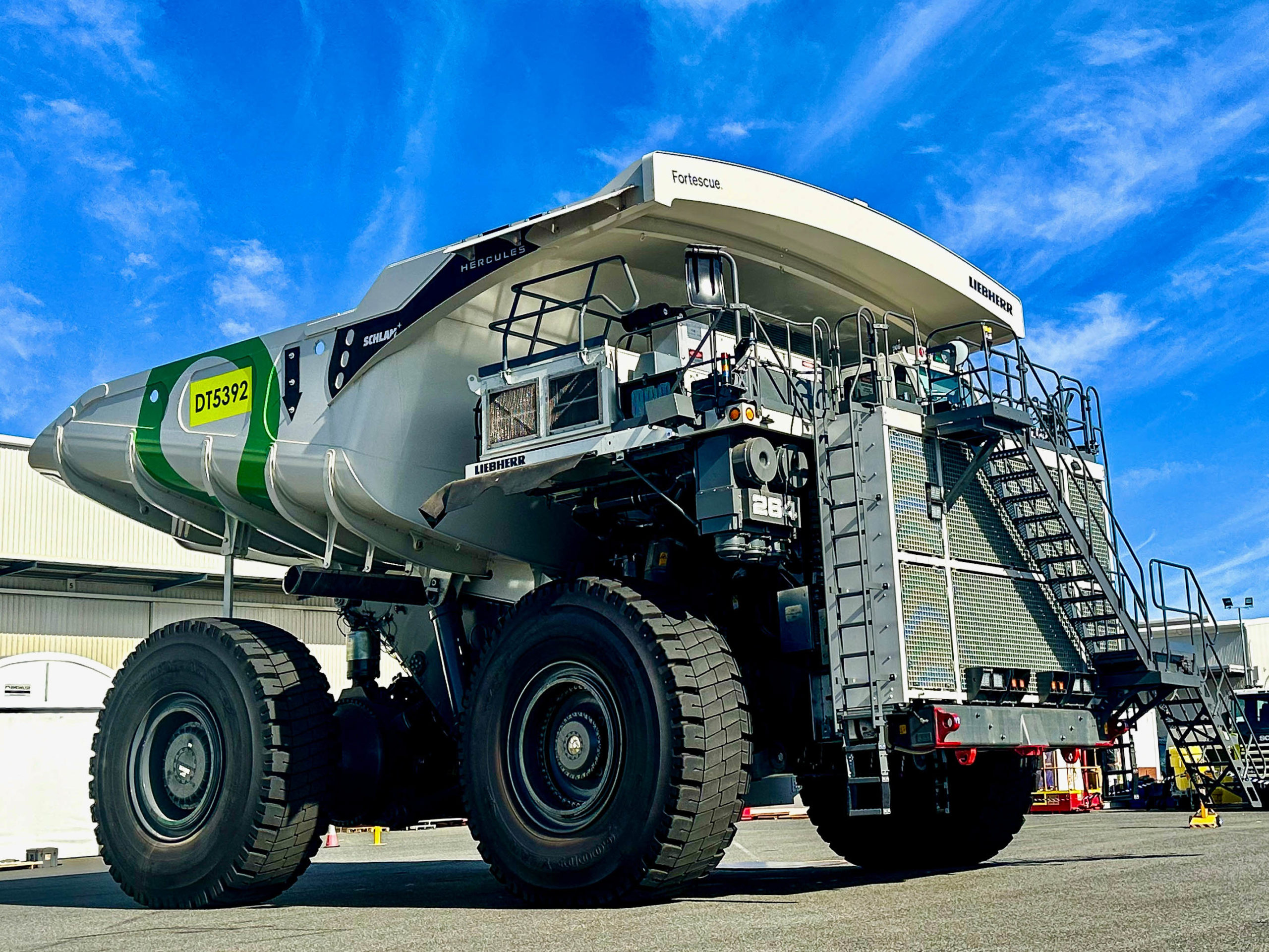 Liebherr e Fortescue testano per la prima volta un dumper da miniera a ...